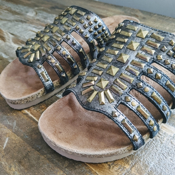 🆕🌿NAUGHTY MONKEY SANDALS🌿 - Picture 2 of 8